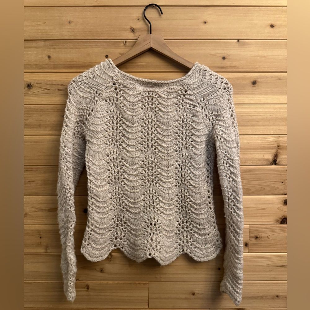 American Eagle Size XSmall Scalloped Wool Blend Knit Sweater - Picture 8 of 11